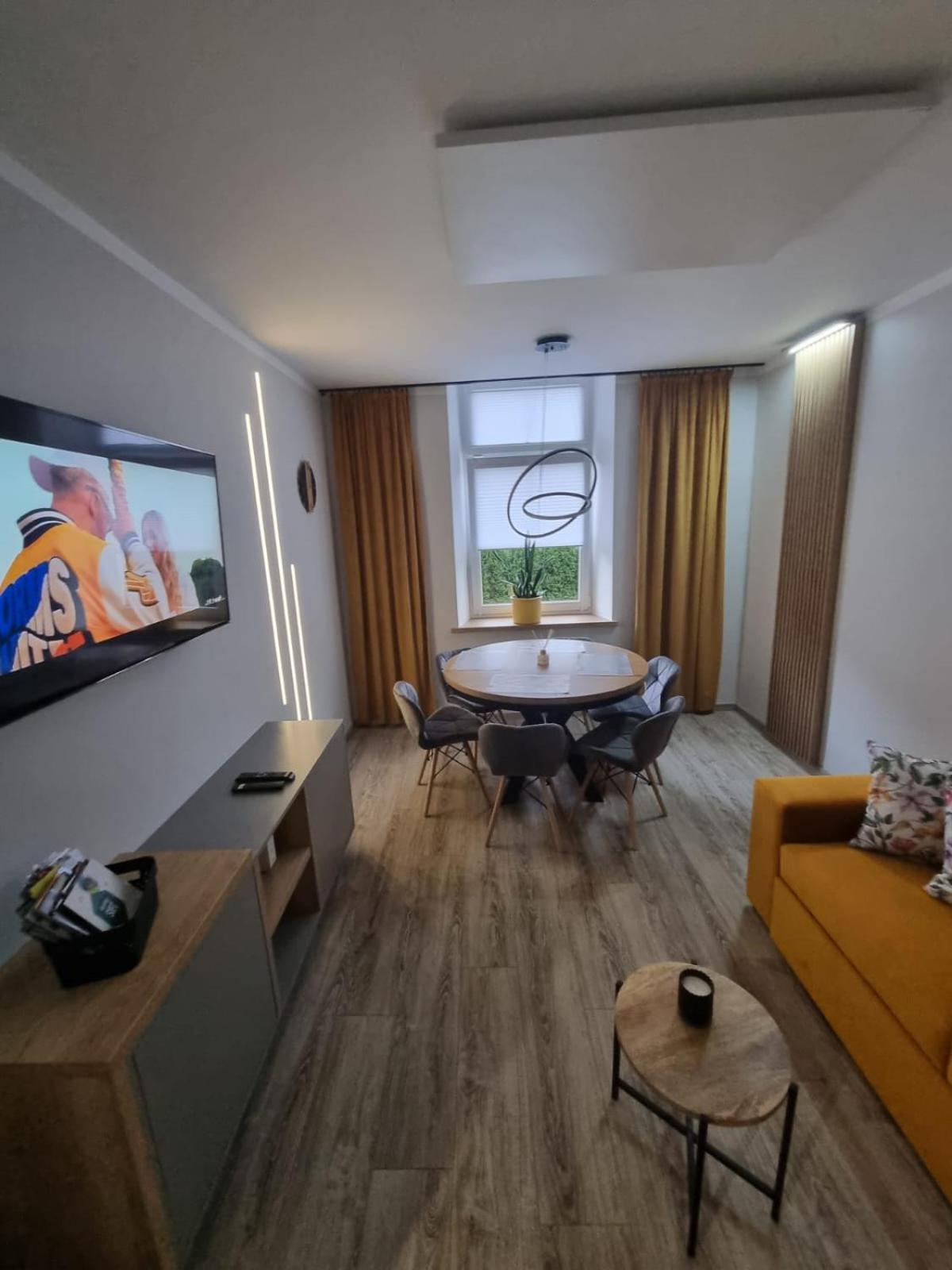 Apartament Lux Lemon Jelenia Góra Kültér fotó