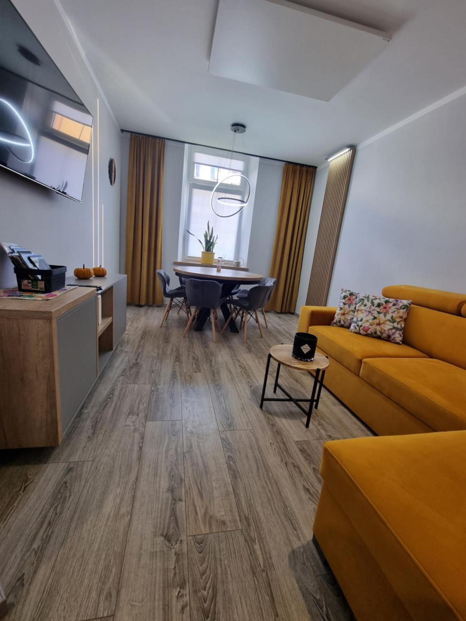 Apartament Lux Lemon Jelenia Góra Kültér fotó