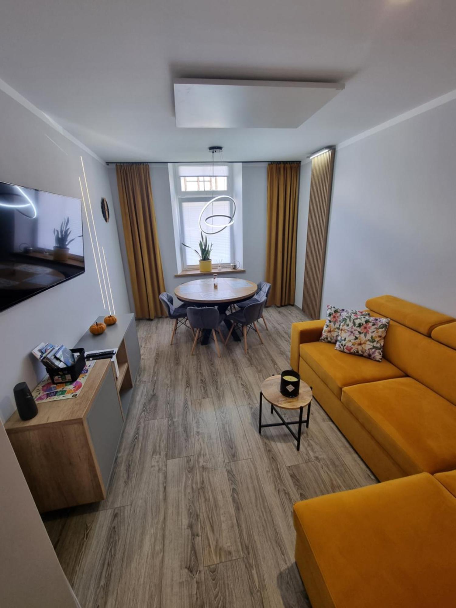 Apartament Lux Lemon Jelenia Góra Kültér fotó